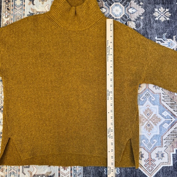 Abercrombie & Fitch Women’s Chunky Knit Mockneck Golden Yellow Sweater Size M - Picture 11 of 12